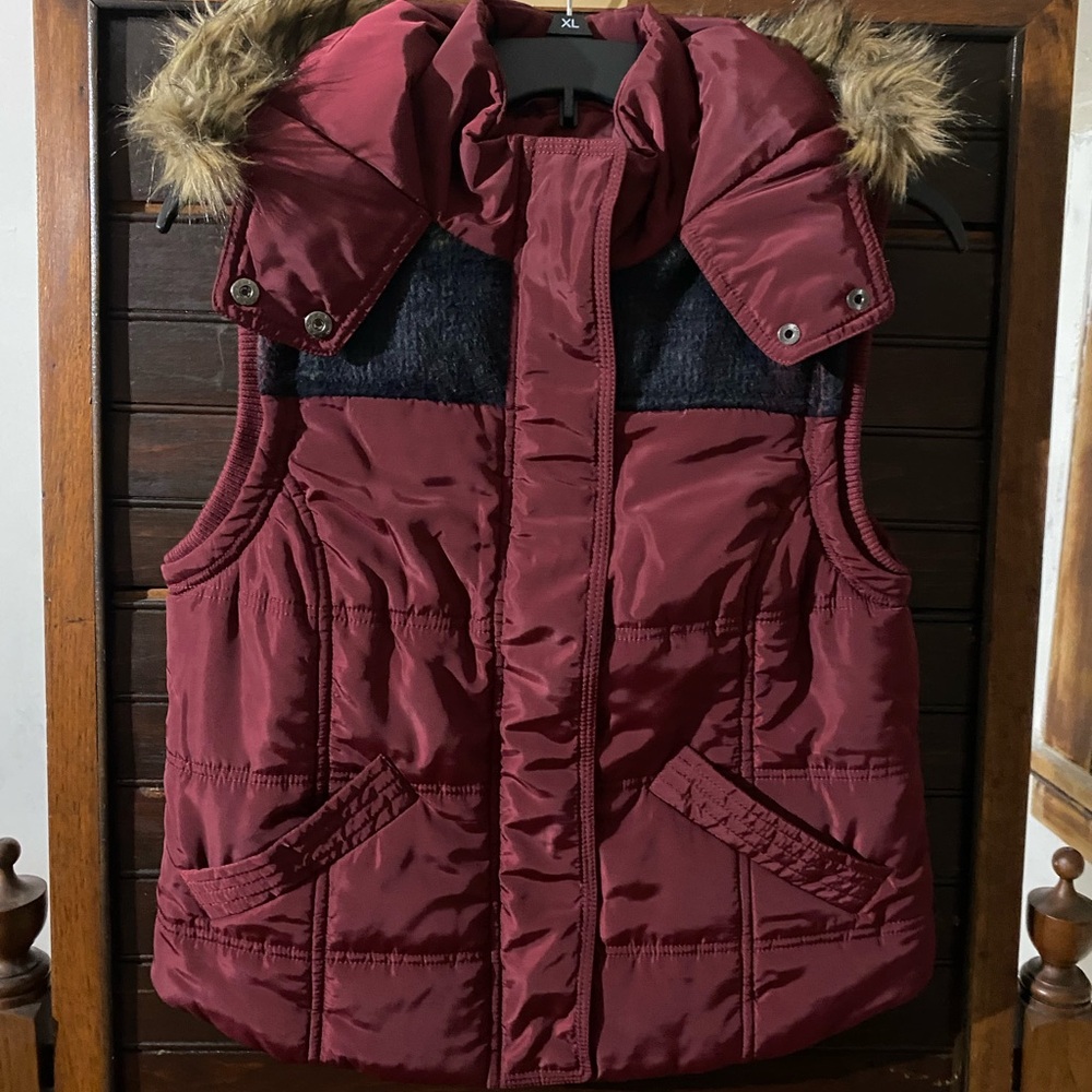 EUC CoffeeShop Puffer Vest
